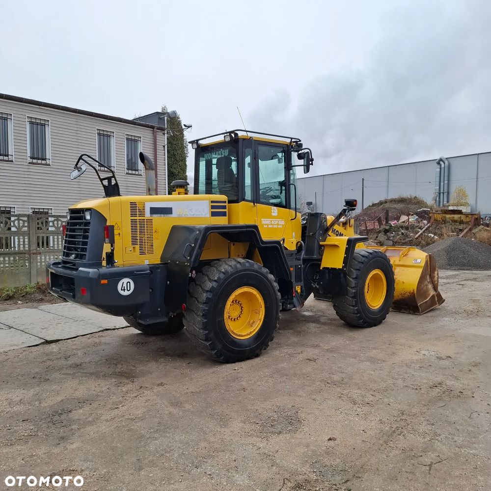 Komatsu WA320 - 1