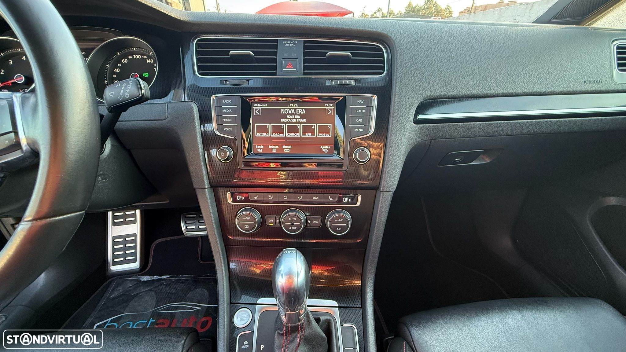 VW Golf 2.0 TSi GTi DSG Performance - 32