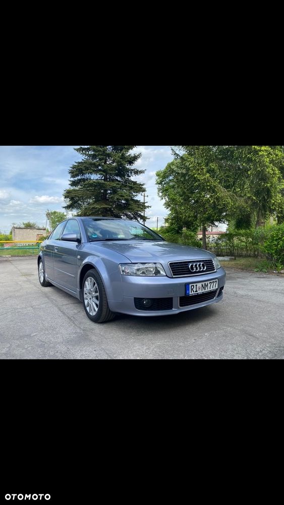 Audi A4 Limousine - 1