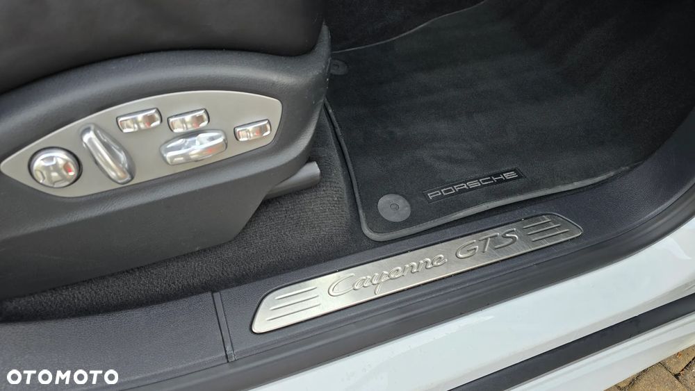Porsche Cayenne - 36