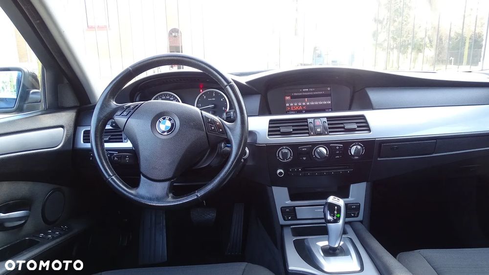 BMW Seria 5 525d - 10