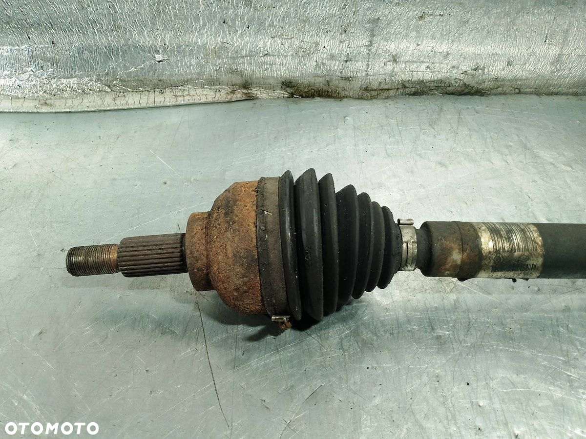 PÓŁOŚ PRAWA PRZÓD RENAULT LAGUNA II 8200169176 1.9 DCI - 2