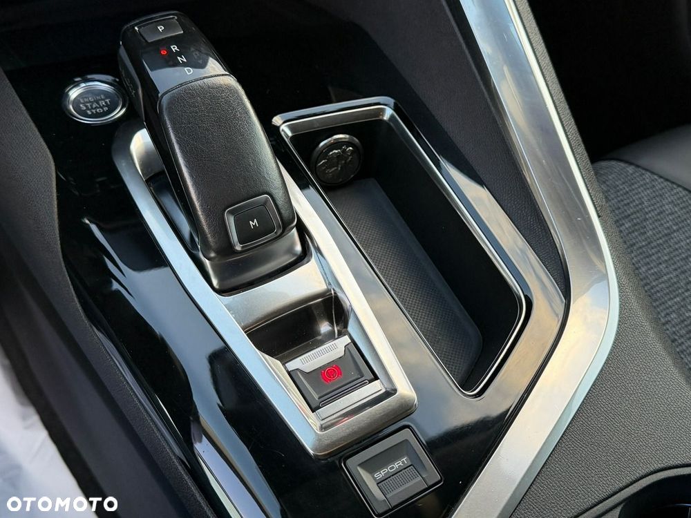 Peugeot 3008 BlueHDi 130 Stop & Start EAT8 Allure - 26