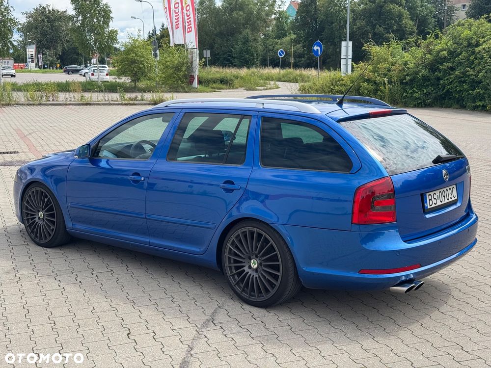 Skoda Octavia 2.0 TDI CR DPF RS - 17