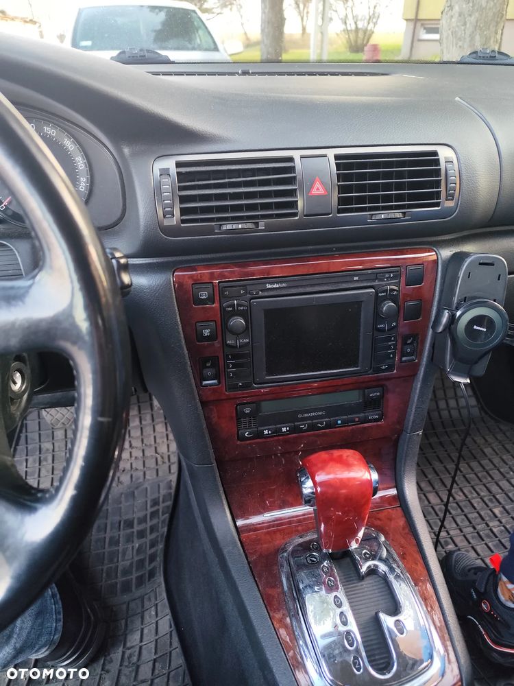 Skoda Superb 2.8 V6 Platinum - 38