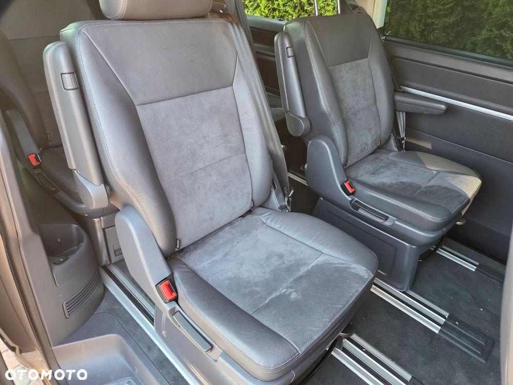 Volkswagen Multivan - 15
