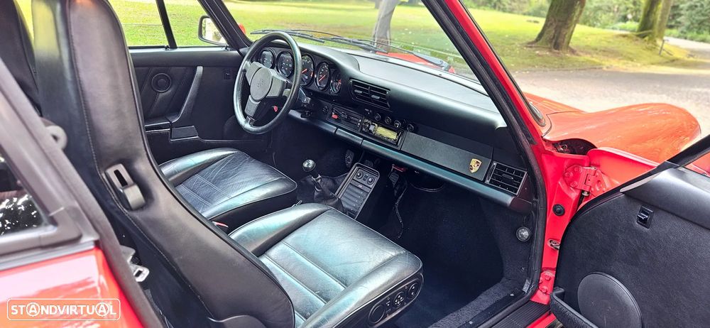 Porsche 911 Série G - 12