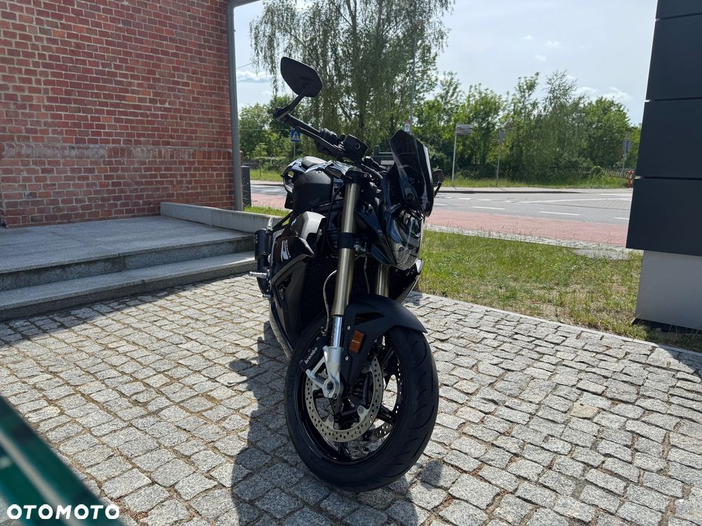 BMW S - 5