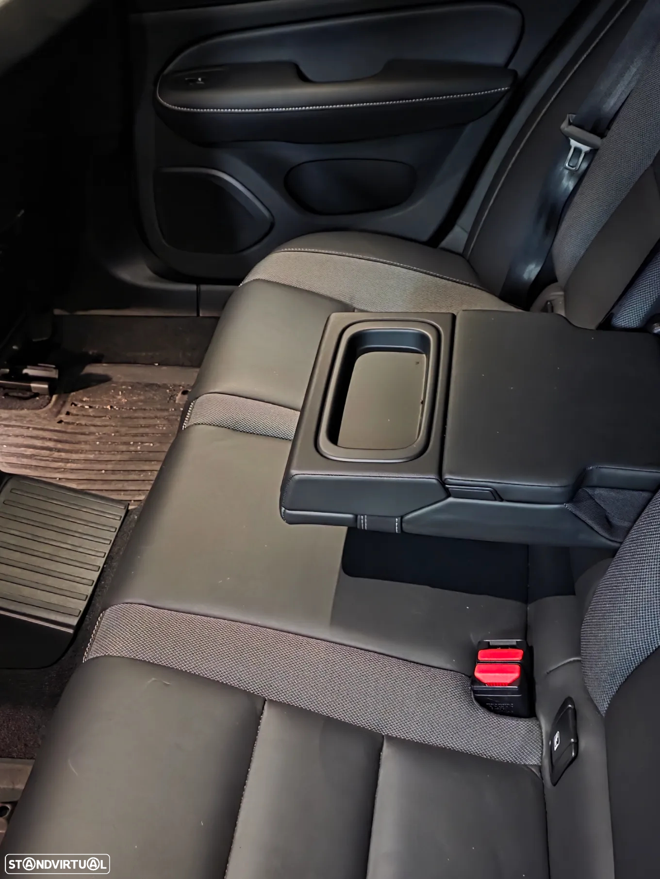 Volvo S60 2.0 T8 PHEV R-Design AWD - 12