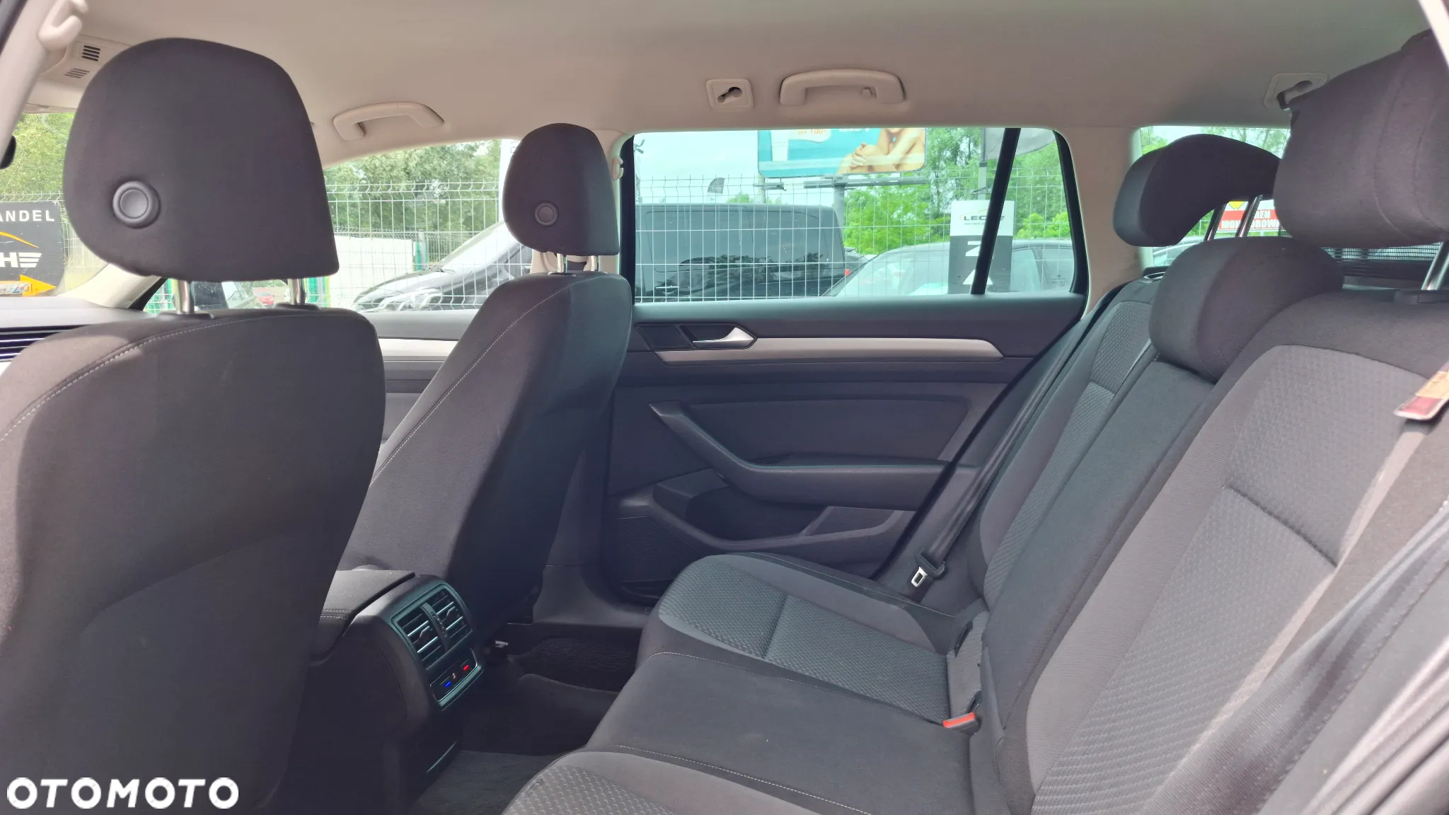 Volkswagen Passat - 23