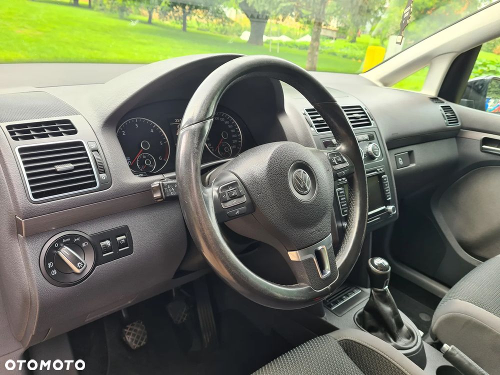 Volkswagen Touran - 6