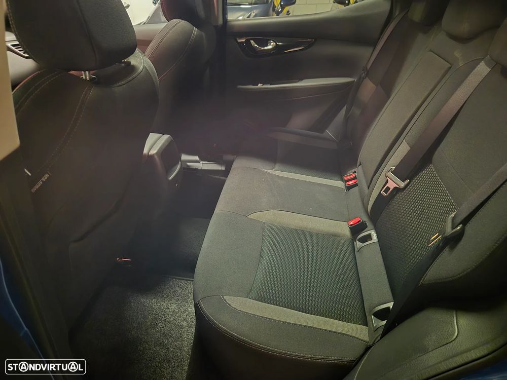 Nissan Qashqai 1.3 DIG-T DCT N-CONNECTA - 27