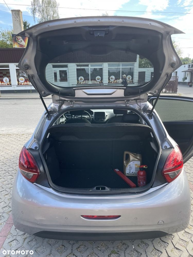 Peugeot 208 1.2 PureTech GPF Allure S&S EAT6 - 9