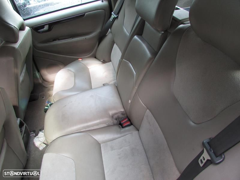 Volvo XC70 2.4 D5 de2003 - Peças Usadas (5905) - 7