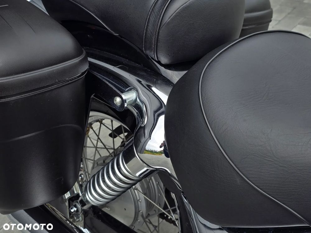 Suzuki Intruder - 22