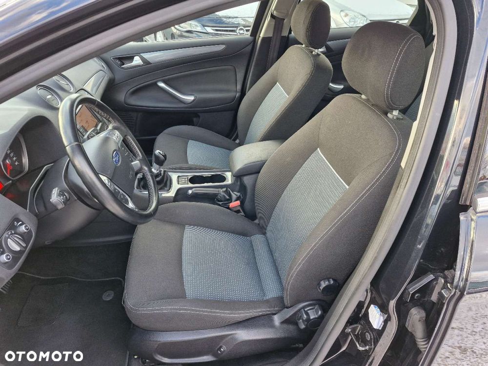 Ford Mondeo 2.0 TDCi Titanium - 13