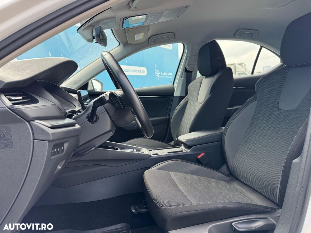 Skoda Octavia 2.0 TDI DSG Ambition - 8