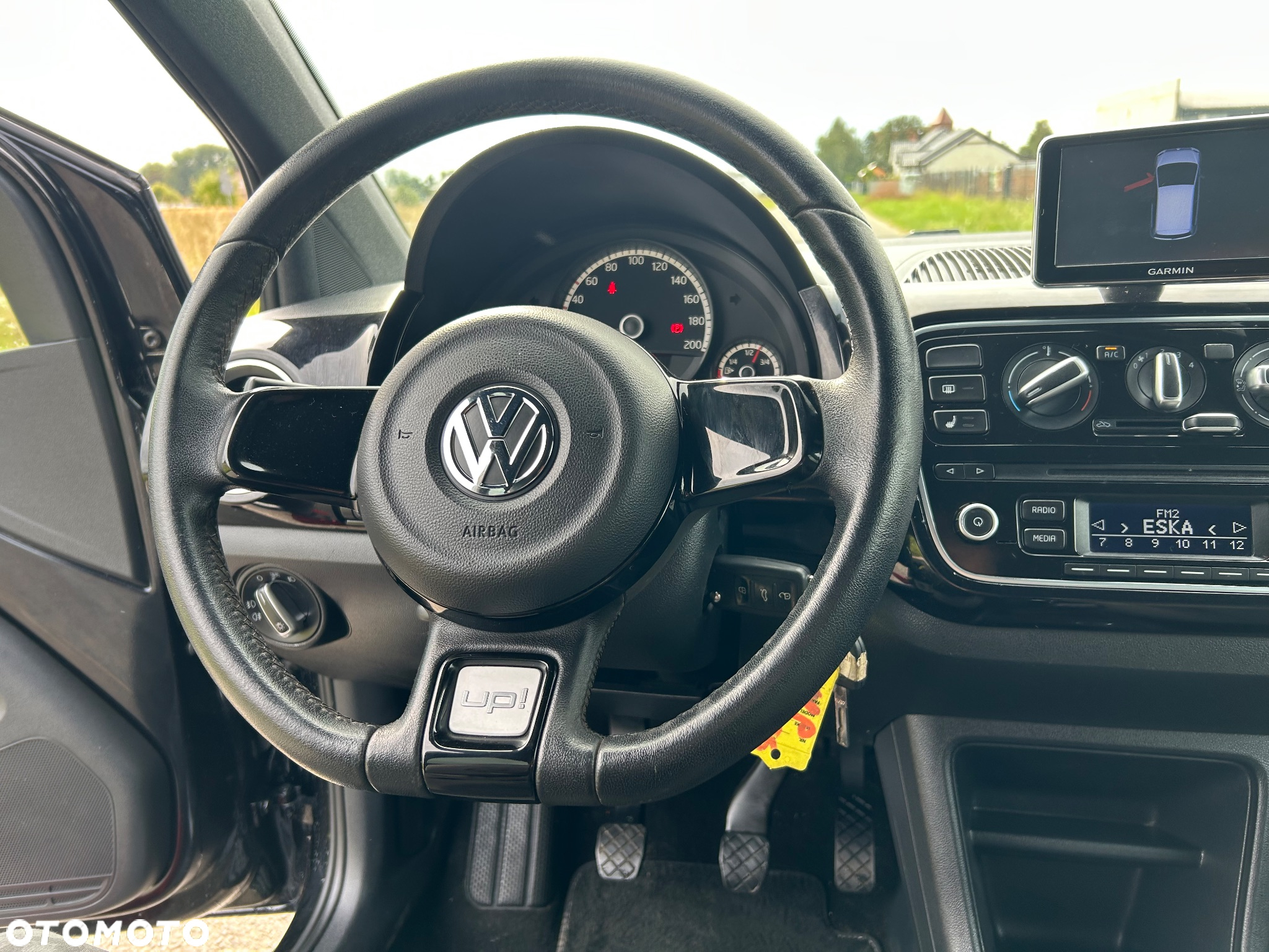 Volkswagen up! 1.0 cross - 25