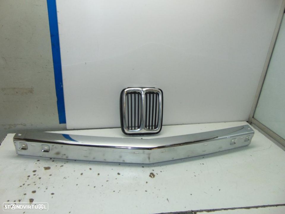 BMW E12 série 5 1974 a 1982 centro do pára-choques - 1
