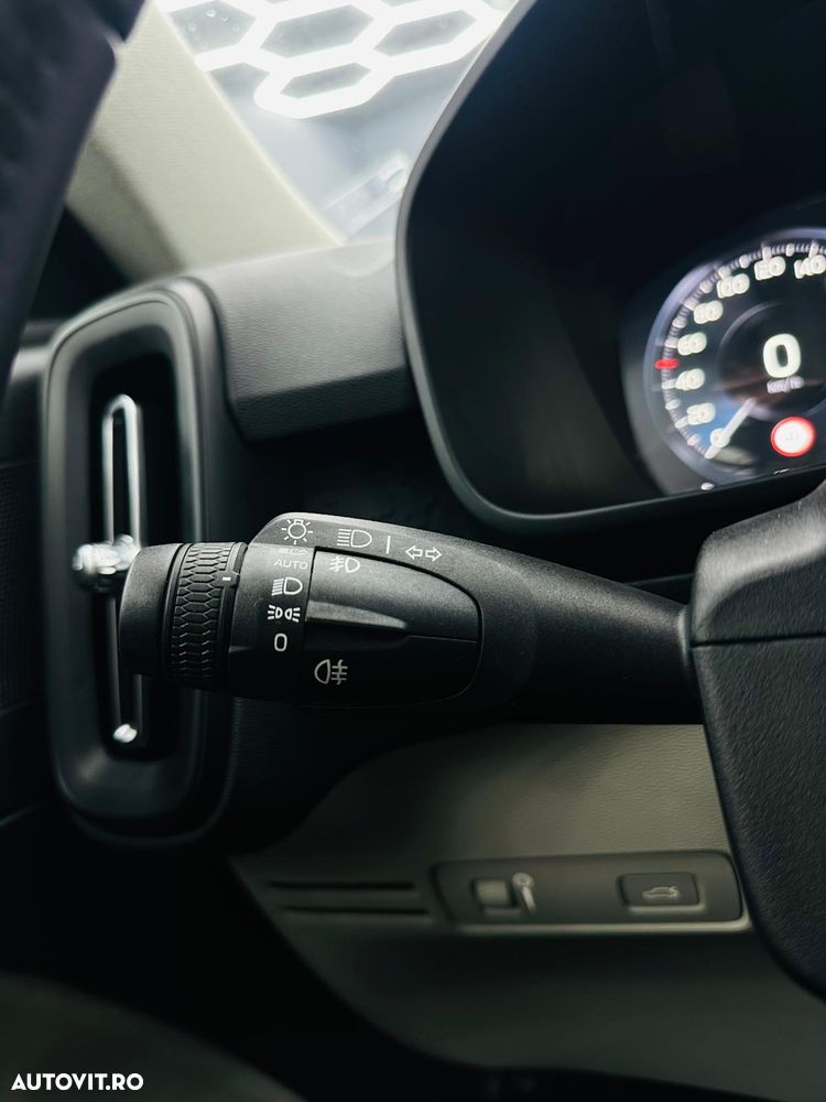 Volvo XC 40 D3 Momentum Pro - 28