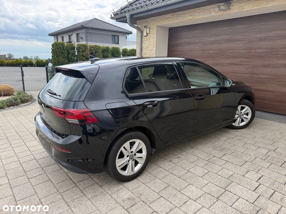 Volkswagen Golf - 8