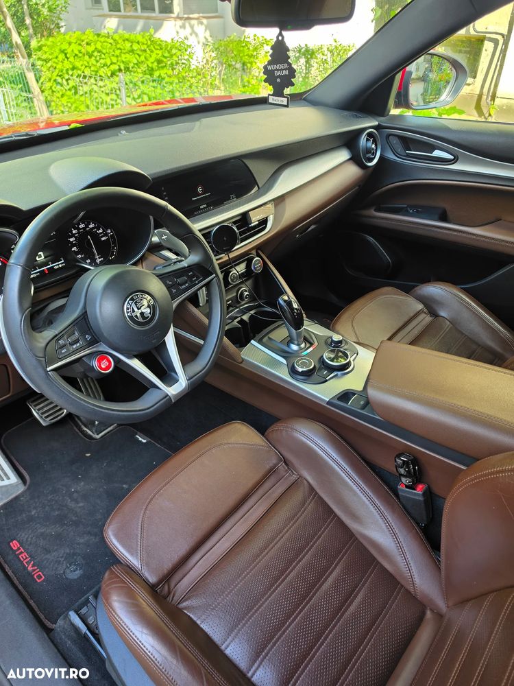 Alfa Romeo Stelvio 2.0 Turbo 16V AT8-Q4 Veloce Ti - 7