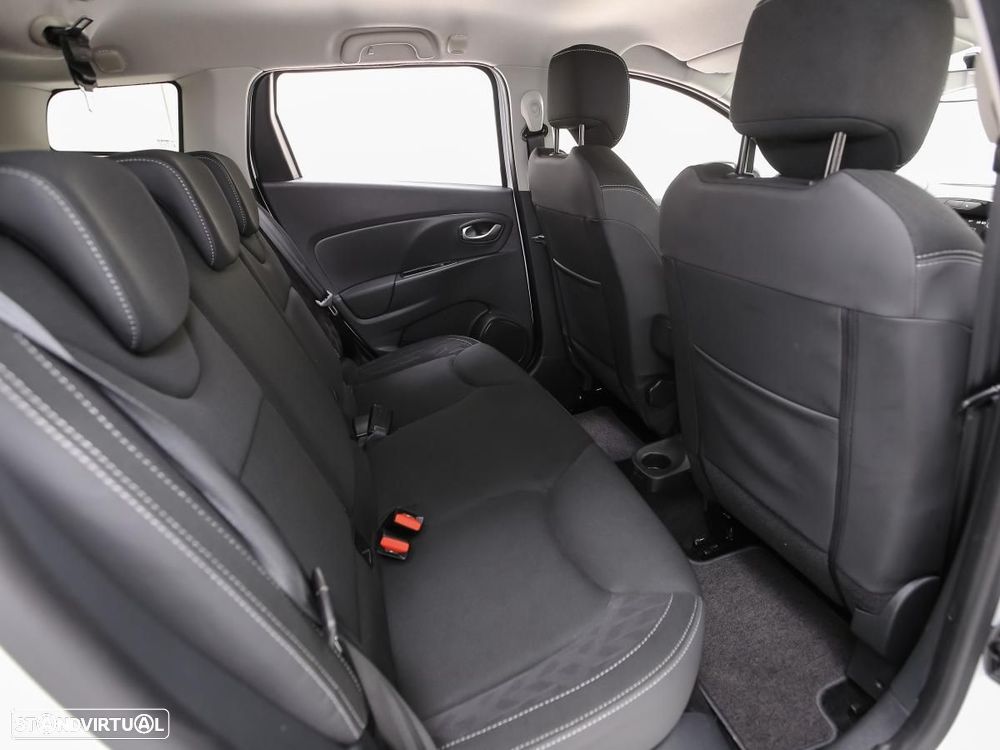 Renault Clio Sport Tourer - 12