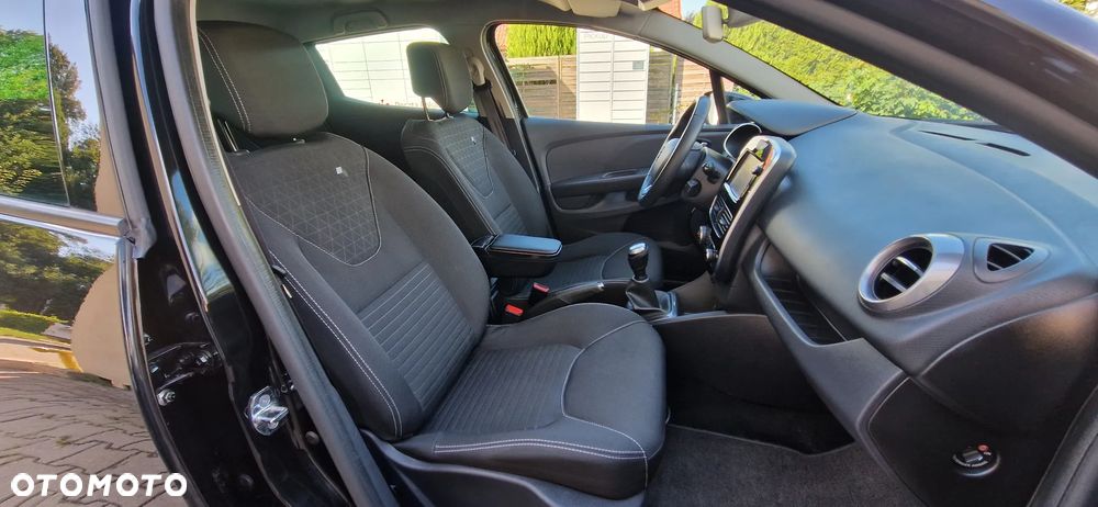 Renault Clio 1.2 16V Limited Plus - 22