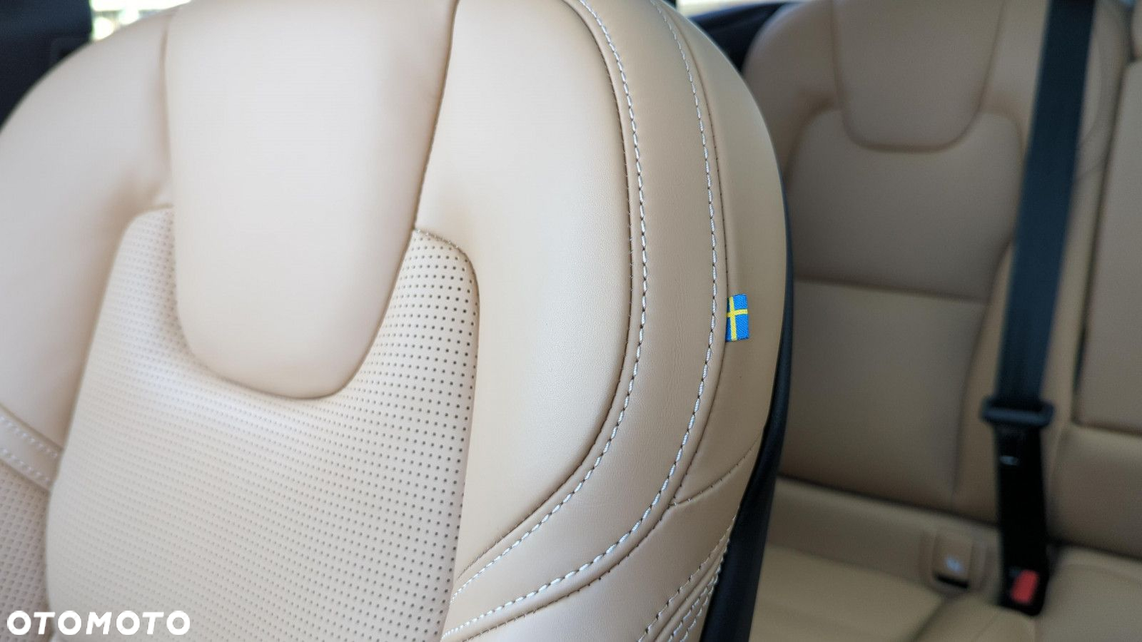 Volvo V90 Cross Country - 28
