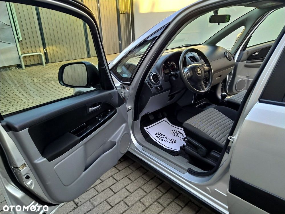 Suzuki SX4 1.6 Comfort 4WD - 13