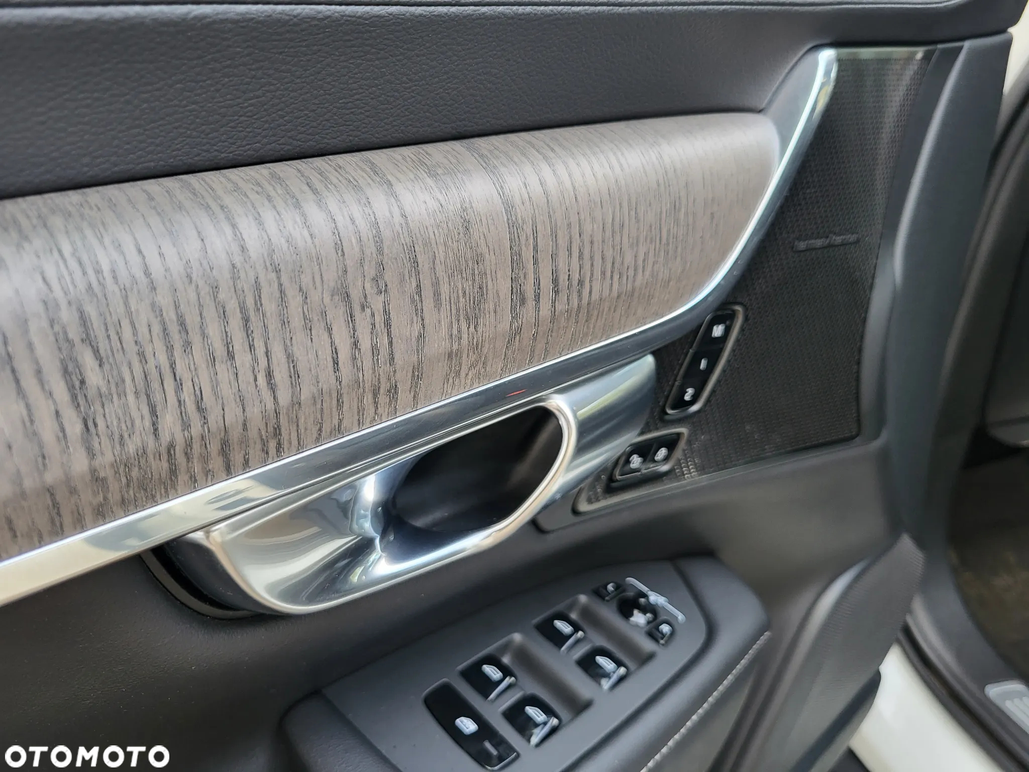 Volvo V90 D5 AWD Momentum Pro - 11