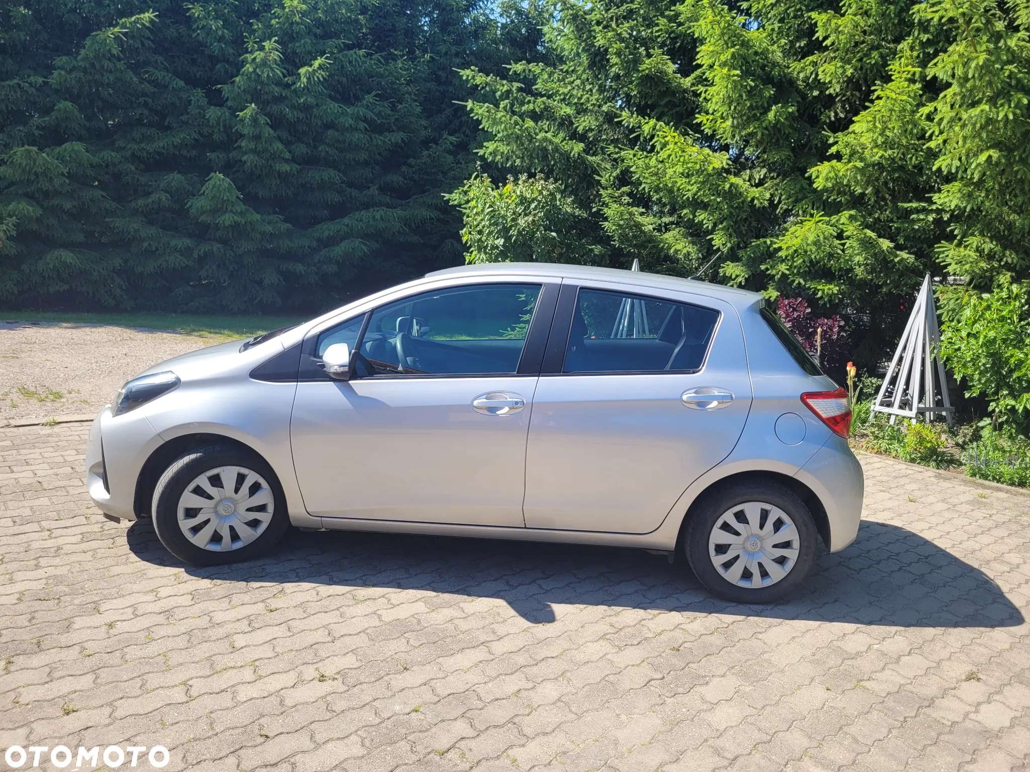 Toyota Yaris 1.0 Active EU6 - 12