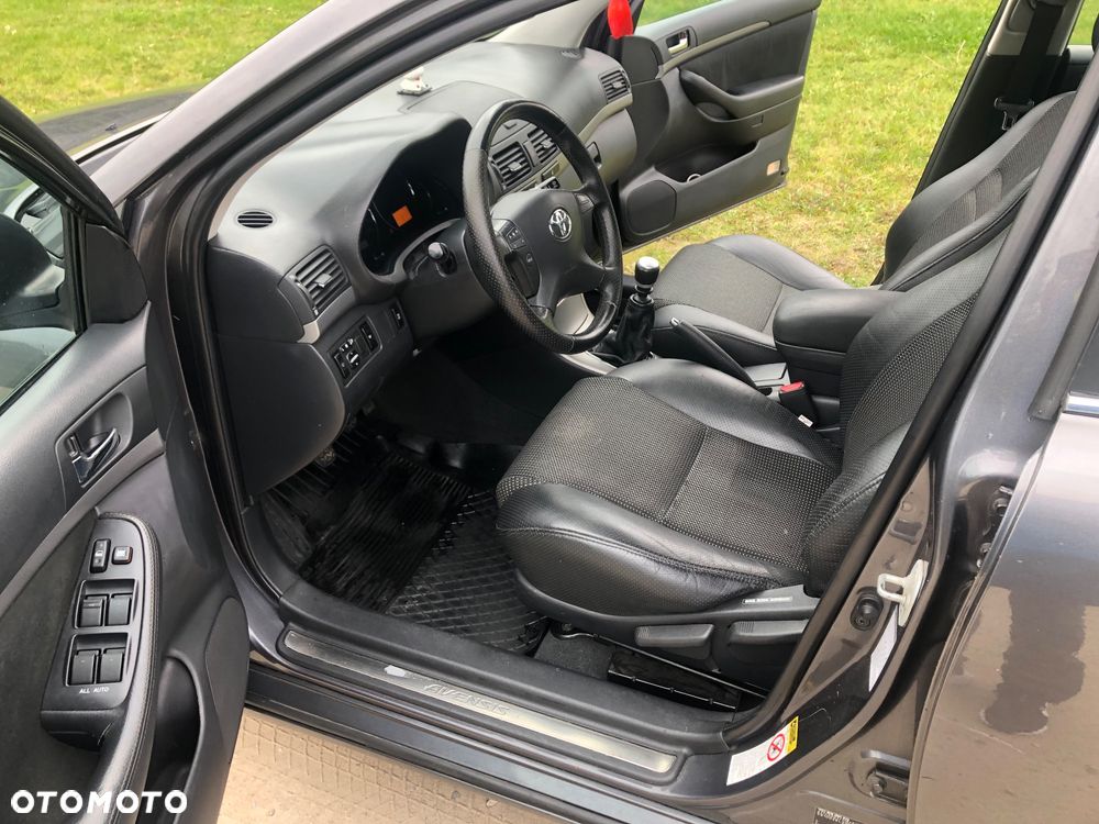 Toyota Avensis - 7