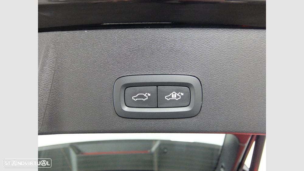 Volvo XC 40 1.5 T2 Plus Dark Auto - 8