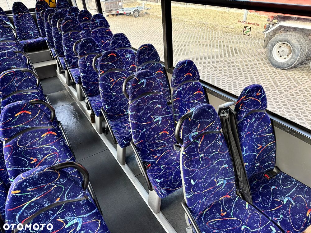 Mercedes-Benz Mediano 815 - 21