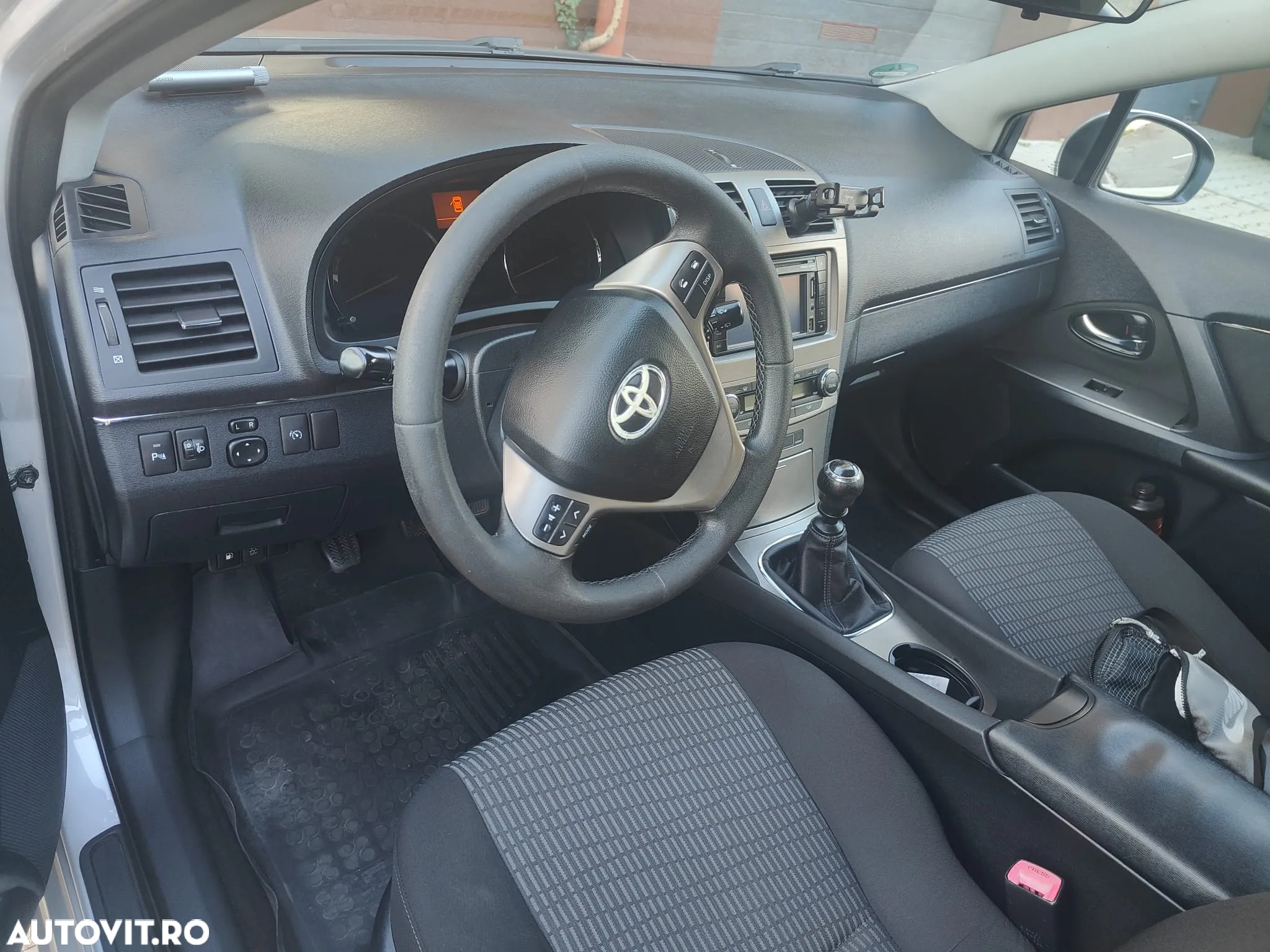 Toyota Avensis - 6