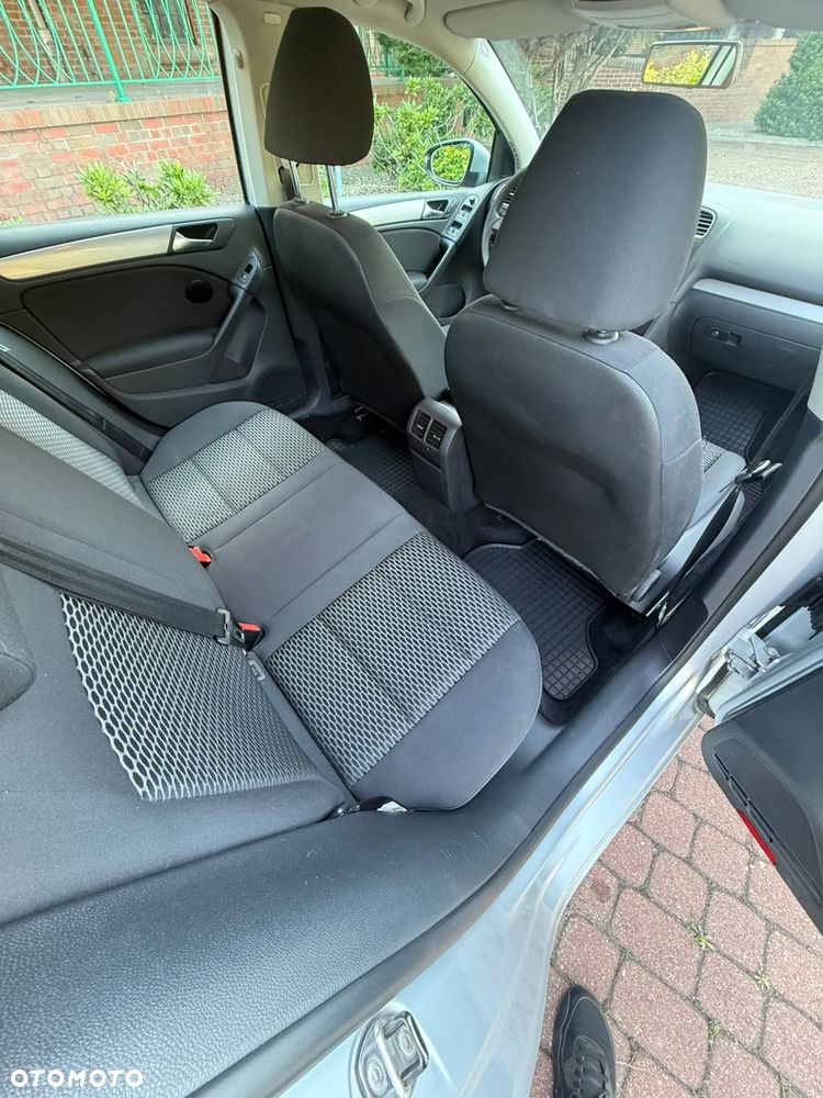 Volkswagen Golf - 22