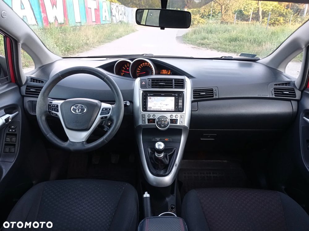 Toyota Verso 2.0 D-4D Premium - 32