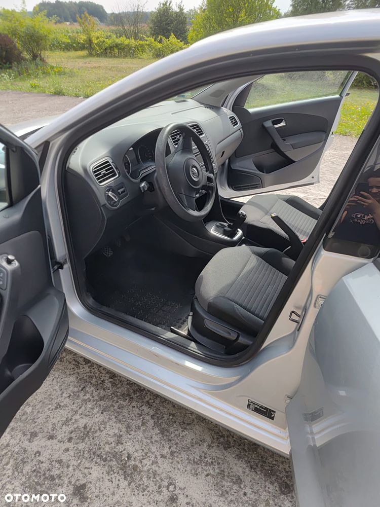 Volkswagen Polo 1.4 16V Comfortline - 14