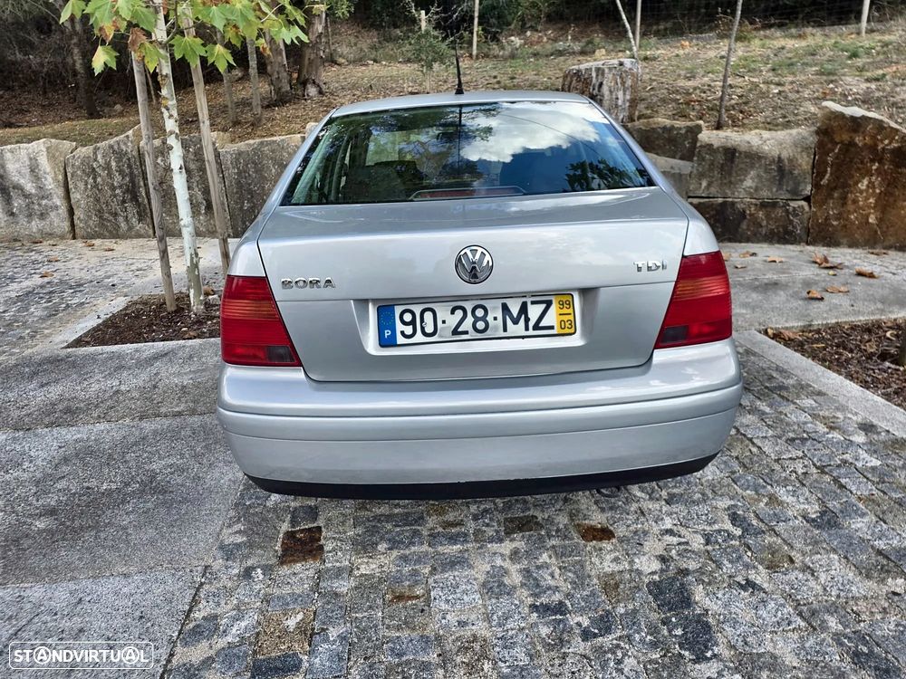 VW Bora 1.9 TDi Highline - 6