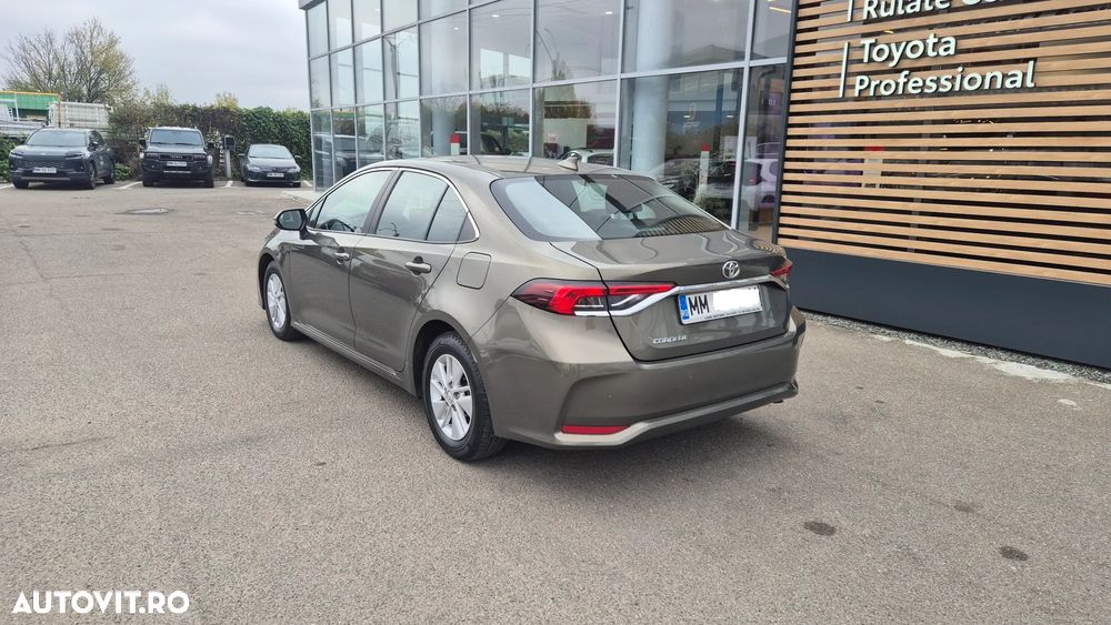 Toyota Corolla - 4