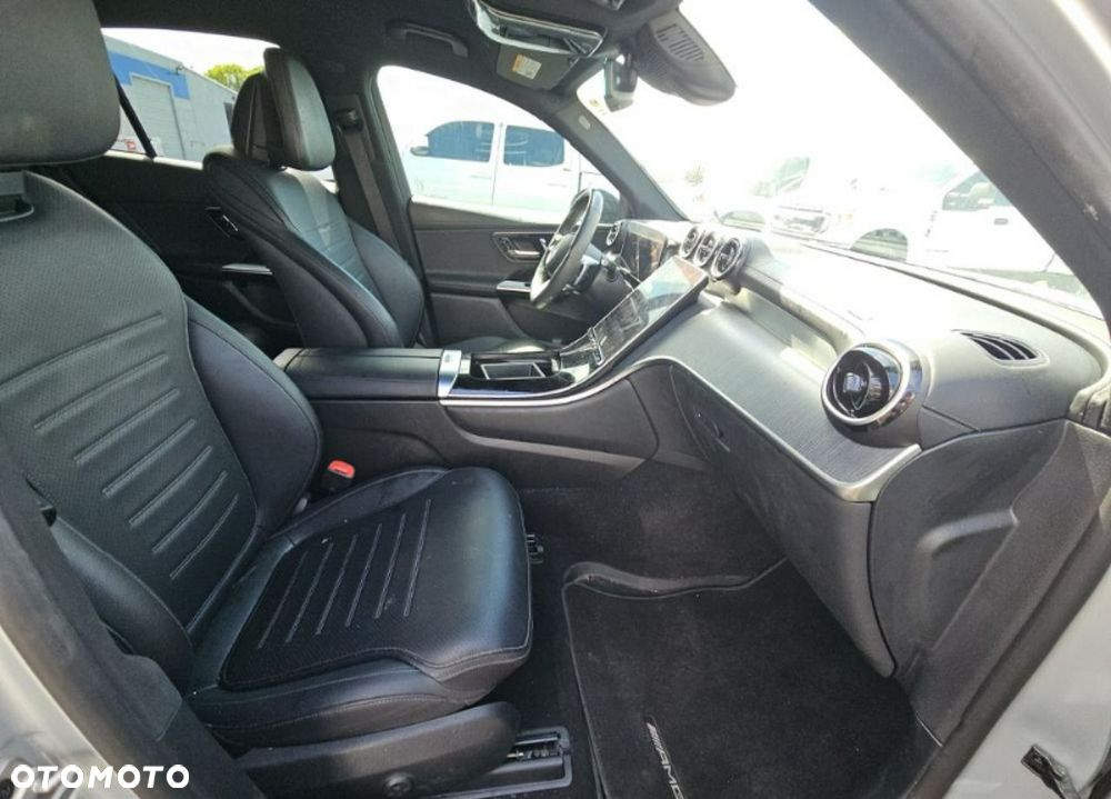 Mercedes-Benz GLC 300 4Matic 9G-TRONIC AMG Line - 10