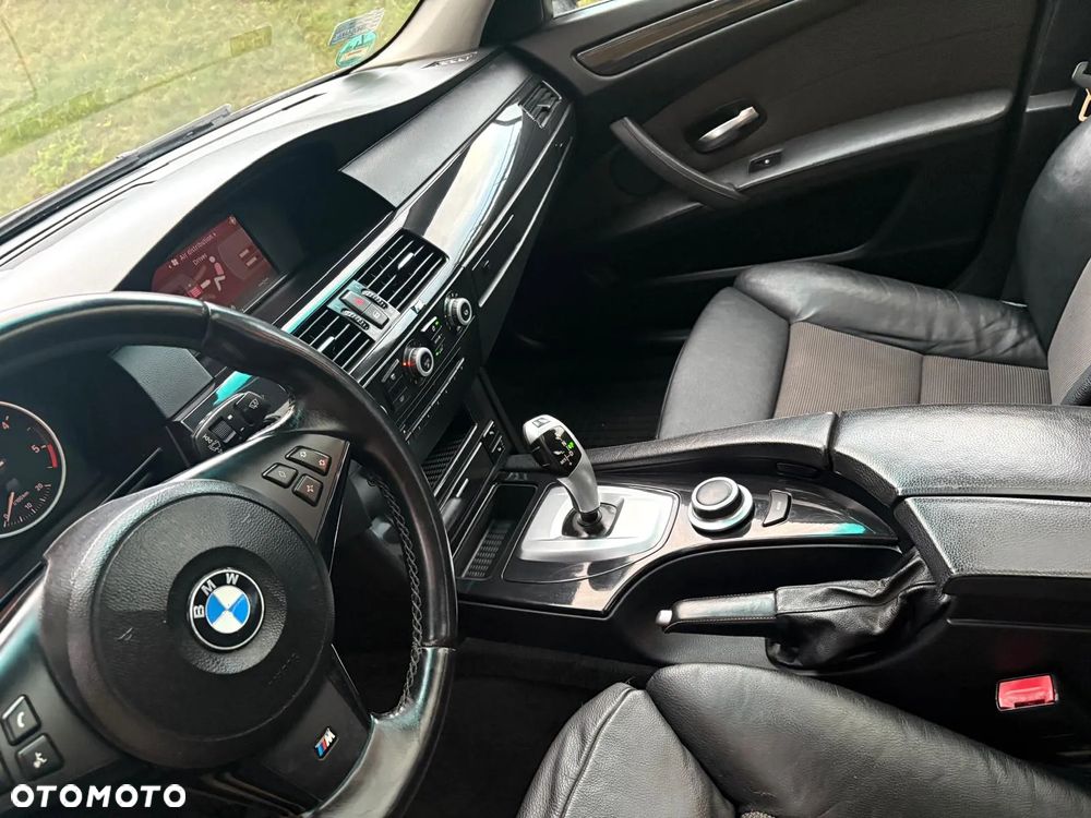 BMW Seria 5 520d Touring - 10