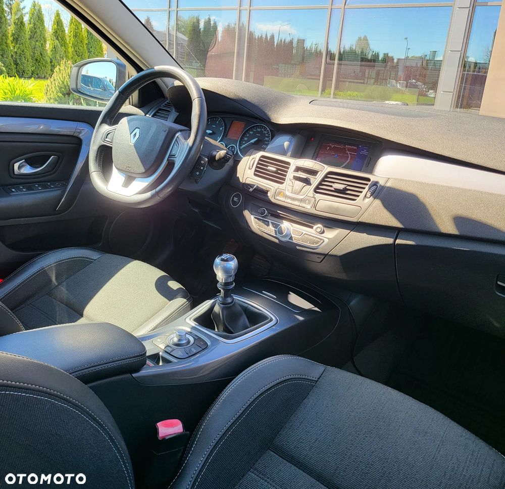 Renault Laguna 2.0 dCi FAP Initiale - 15