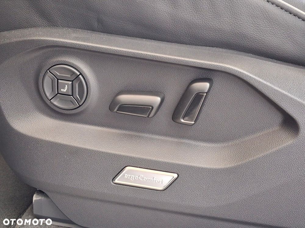 Volkswagen Touareg 3.0 V6 TDI 4Motion R-Line Final Edition - 13