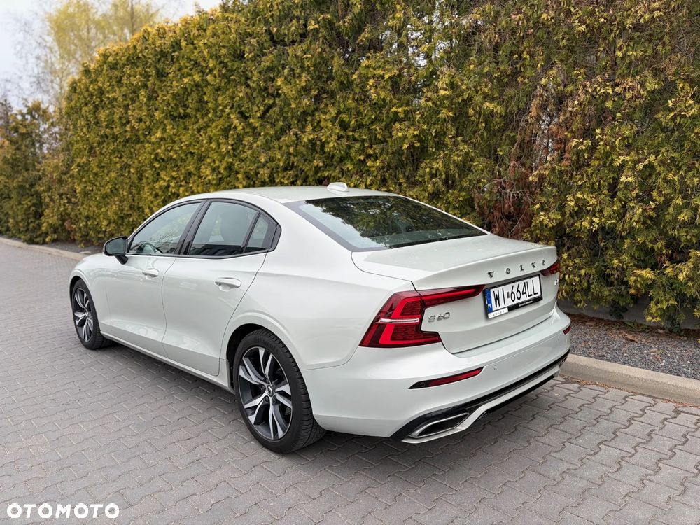 Volvo S60 B4 B R-Design - 2