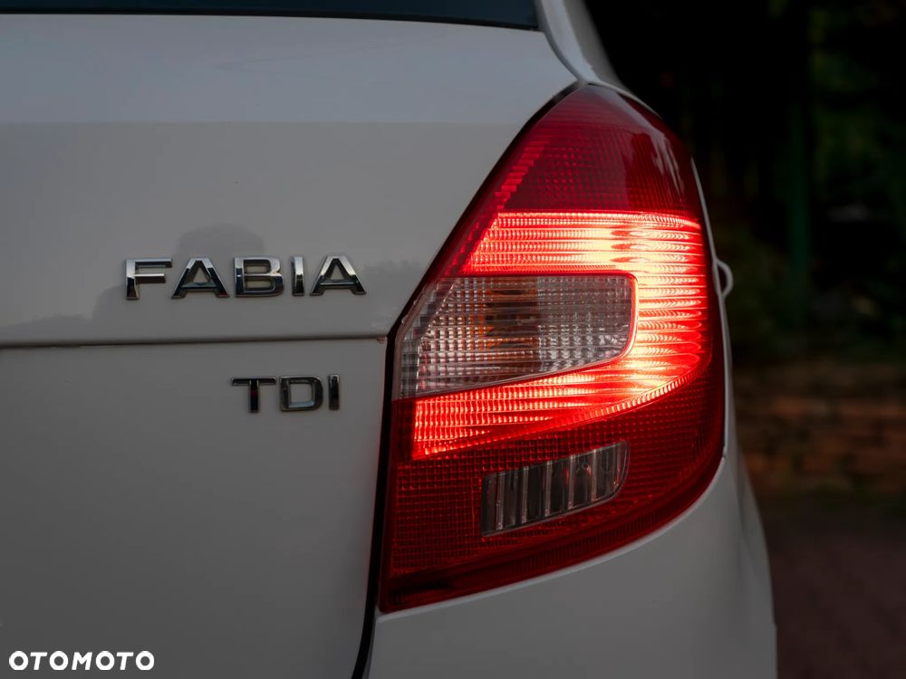 Skoda Fabia 1.6 TDI DPF Active Plus - 9