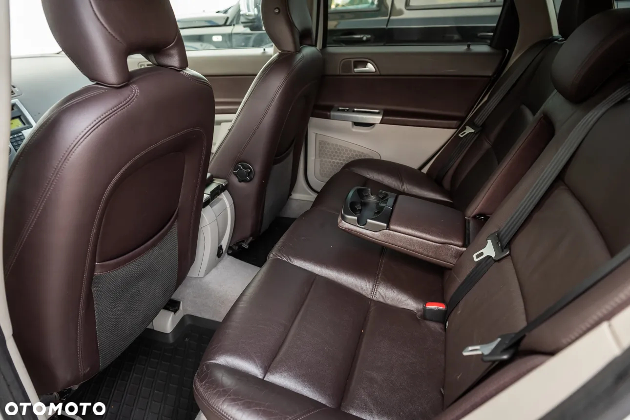 Volvo V50 2.4i Momentum - 17