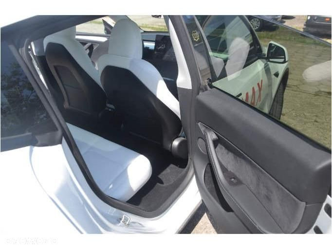 Tesla Y Long Range RWD - 21