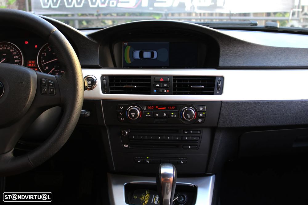 BMW 330 i Auto - 19